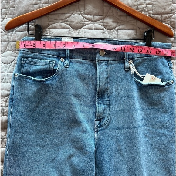 Good American Good Straight Split Back Pockets Jeans - Picture 12 of 16